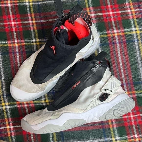 Air Jordan Bright White Crimson Proto React Z Sneakers 8.5 - Picture 2 of 7